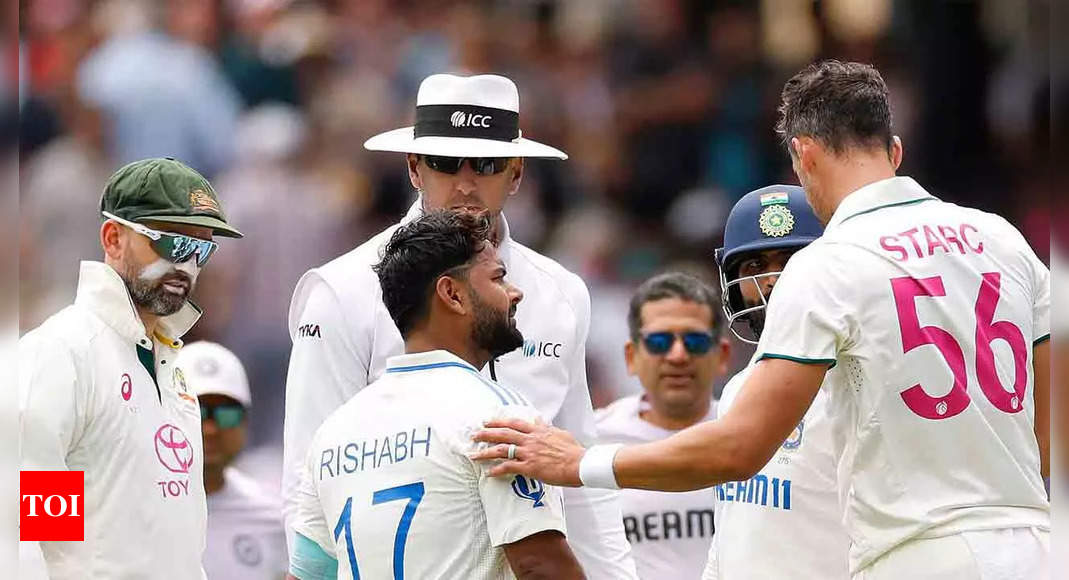 IND vs AUS Live: Pant, Jadeja fighting it out after Kohli's dismissal