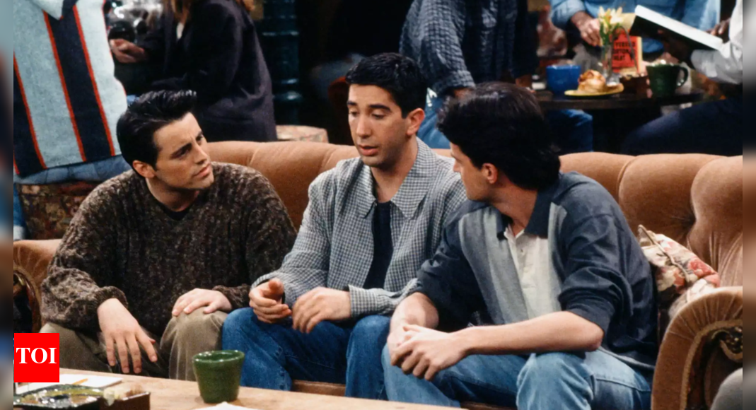 David Schwimmer recalls watching Matt LeBlanc dislocate his shoulder