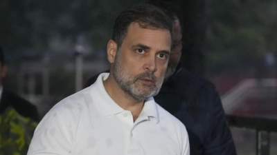 'BJP cutting thumb of youth like Ekalavya': Rahul Gandhi backs protesting students