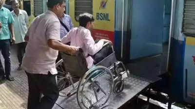 Porter's license revoked for charging NRI Rs 10,000 for wheelchair service at Hazrat Nizamuddin station