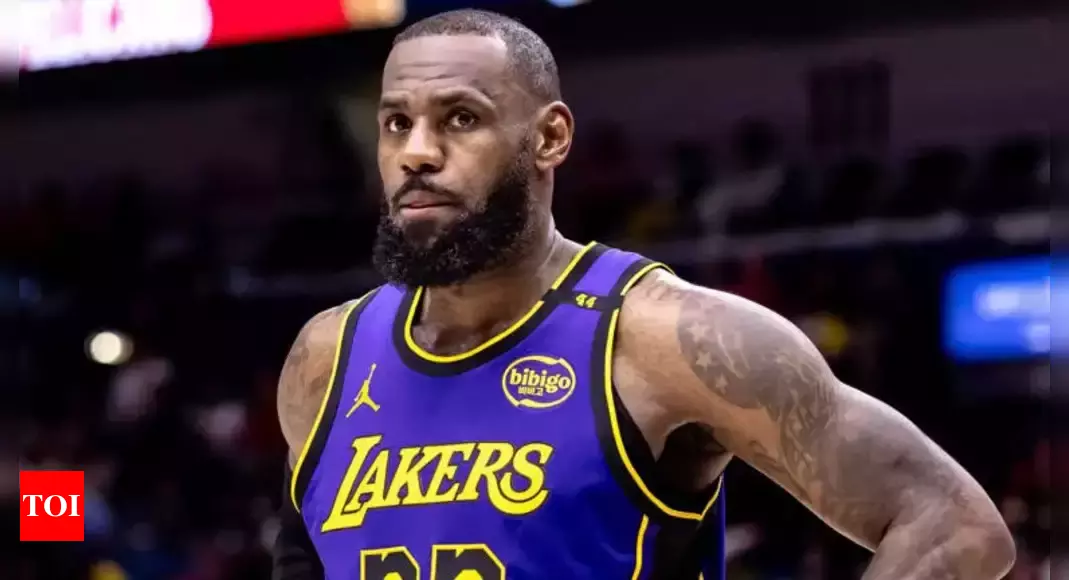 Will LeBron James play against the Atlanta Hawks tonight? Latest update on the Los Angeles Lakers star's injury report (January 3, 2025)