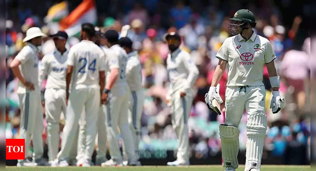 5th Test Live: Australia 101/5 at Lunch on Day 2, trail by 84 runs