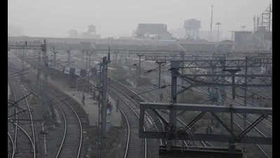 Amid foggy weather, rlys reviews safety measures