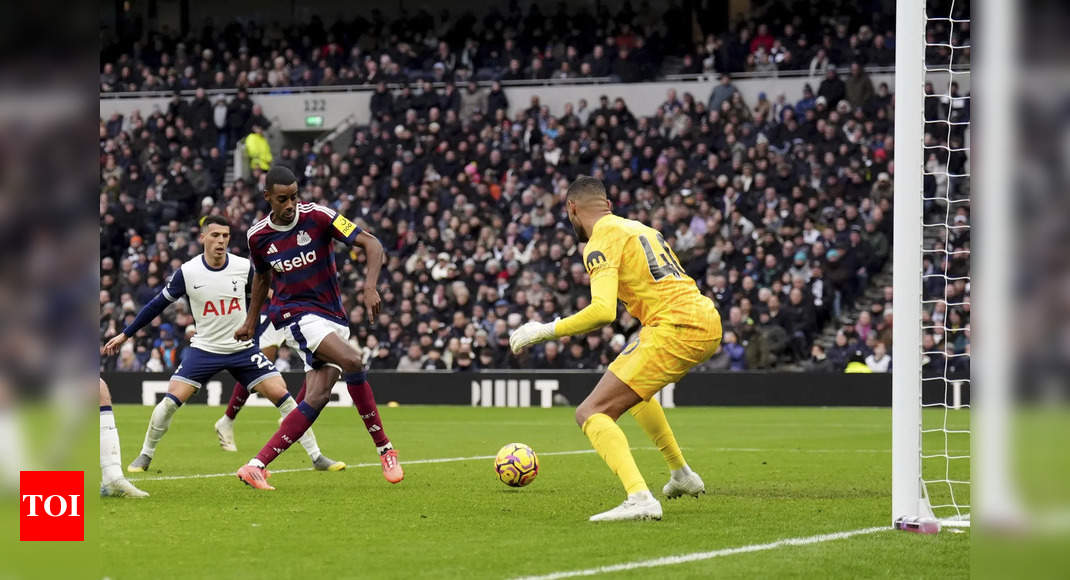 EPL: Newcastle defeat injury-stricken Tottenham 2-1