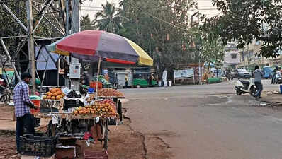 Evicted vendors move to internal roads