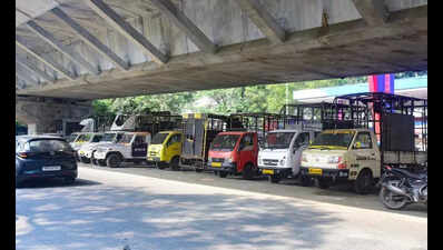 Licence of 2 revoked, FIR filed for racing on coastal rd