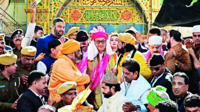 Rijiju carries 'unity' message, offers PM Modi's 'chaddar' at Ajmer dargah