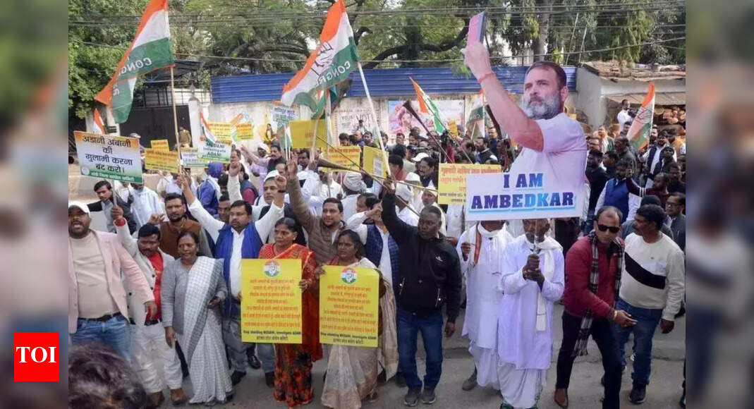 आंबेडकरांवर अमित शहांवर हल्लाबोल करण्याची मोहीम काँग्रेस सुरू करणार आहे. भारताच्या बातम्या