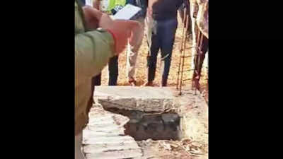 Foul smell leads neighbours to discover 4 bodies in septic tank in Madhya Pradesh