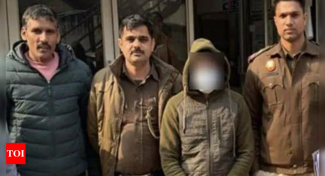 Delhi: Bangladeshi national residing illegally for 3 years arrested, deported