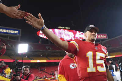 Will Patrick Mahomes play against the Denver Broncos tonight? Latest injury update on the Kansas City Chiefs star player