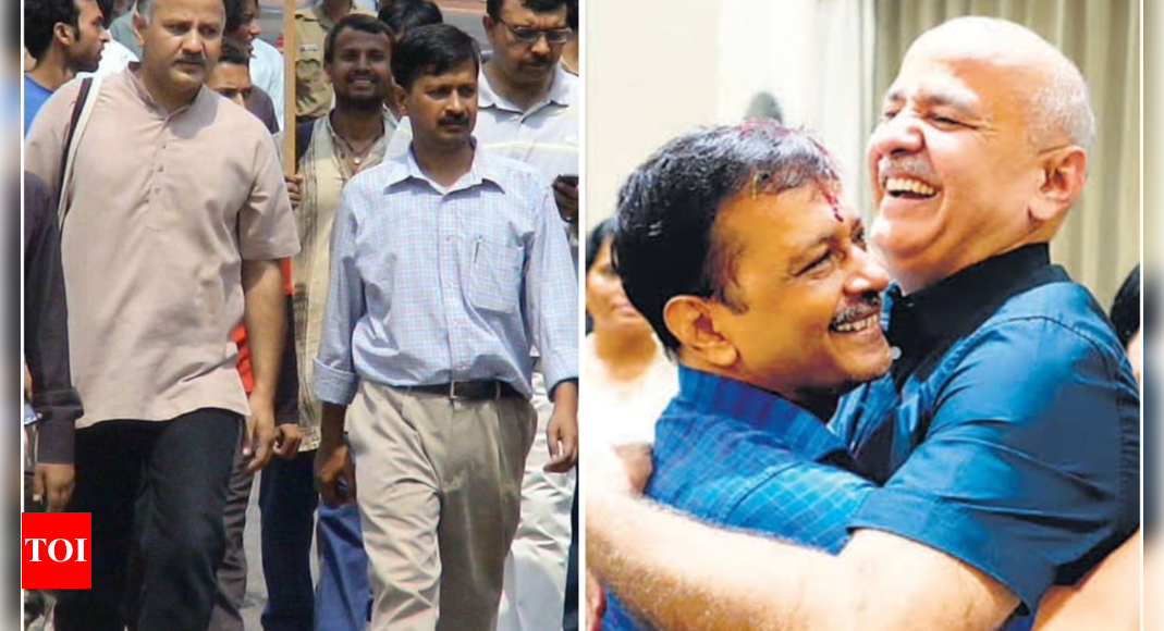 'Delhi loves you': Arvind Kejriwal shares throwback picture to wish Manish Sisodia on his birthday