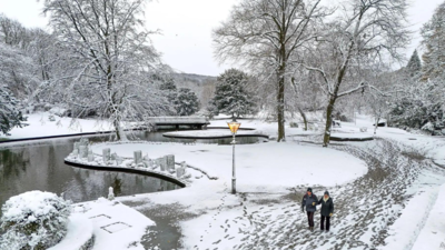 Snow across England causes disruption for air travelers