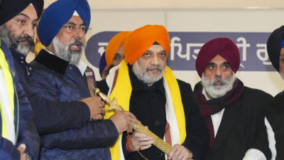 Amit Shah pays obeisance at Gurdwara Shri Rakab Ganj Sahib on the occasion of Prakash Parv