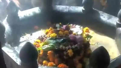 इस शहर में कूड़े के ढेर पर 500 साल पुराने शिव मंदिर का पता चला