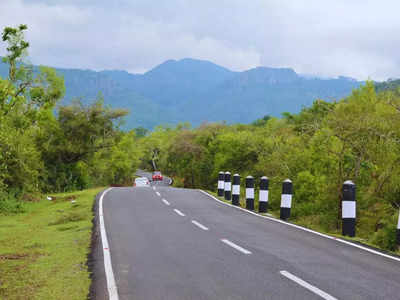 Pakistan-China highway remains blocked for fourth consecutive day