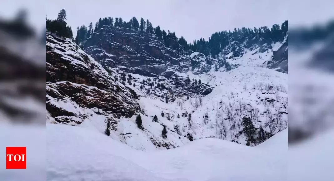 Exploring Guldanda in Kashmir; India’s own Mini Switzerland