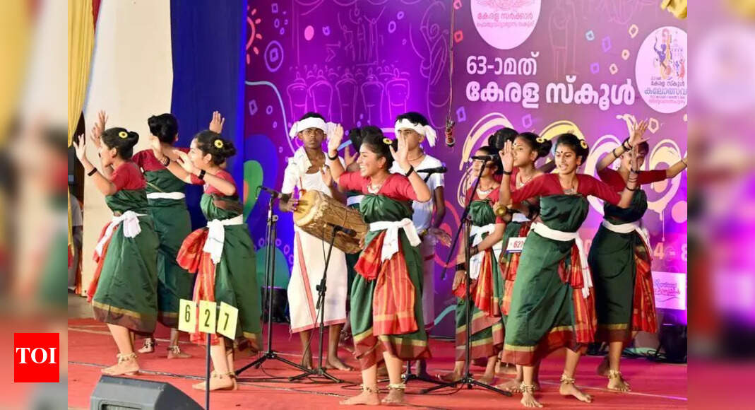 Irula, Paliya dancers make a dream debut at Kerala school arts fest ...