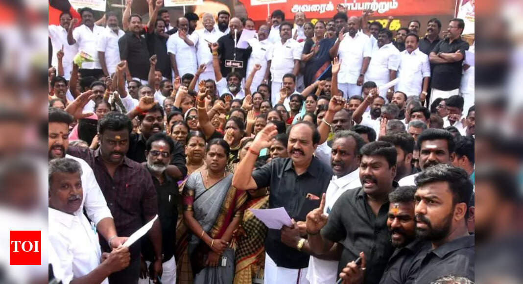 DMK workers protest statewide against governor | Trichy News - The ...