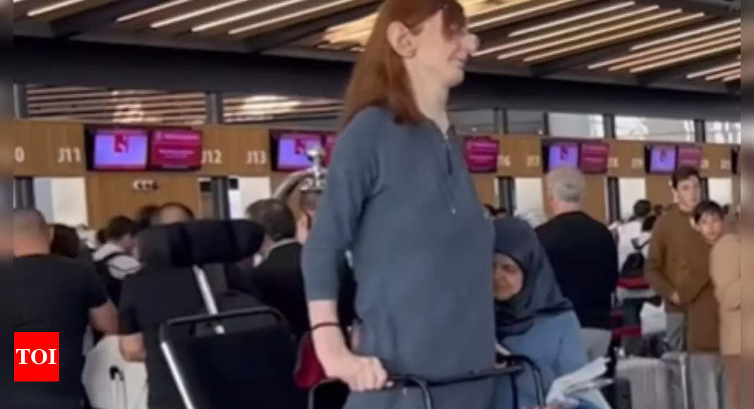 World’s tallest woman reveals why she flies on a stretcher