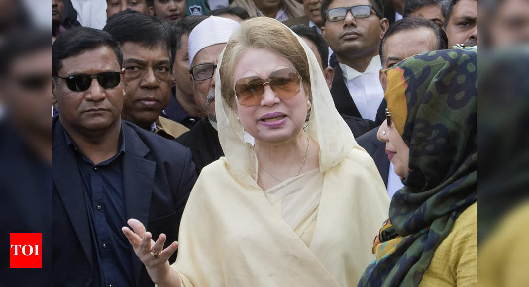 Former Bangladesh PM Khaleda Zia leaves for London on air ambulance arranged by Qatar’s Emir – Times of India