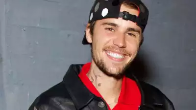 Justin Bieber reportedly unfollows Scooter Braun and key team members, sparking speculation