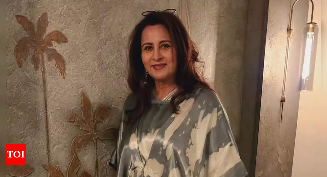 Man arrested for stealing diamond jewelry and cash from Poonam Dhillon's Mumbai home