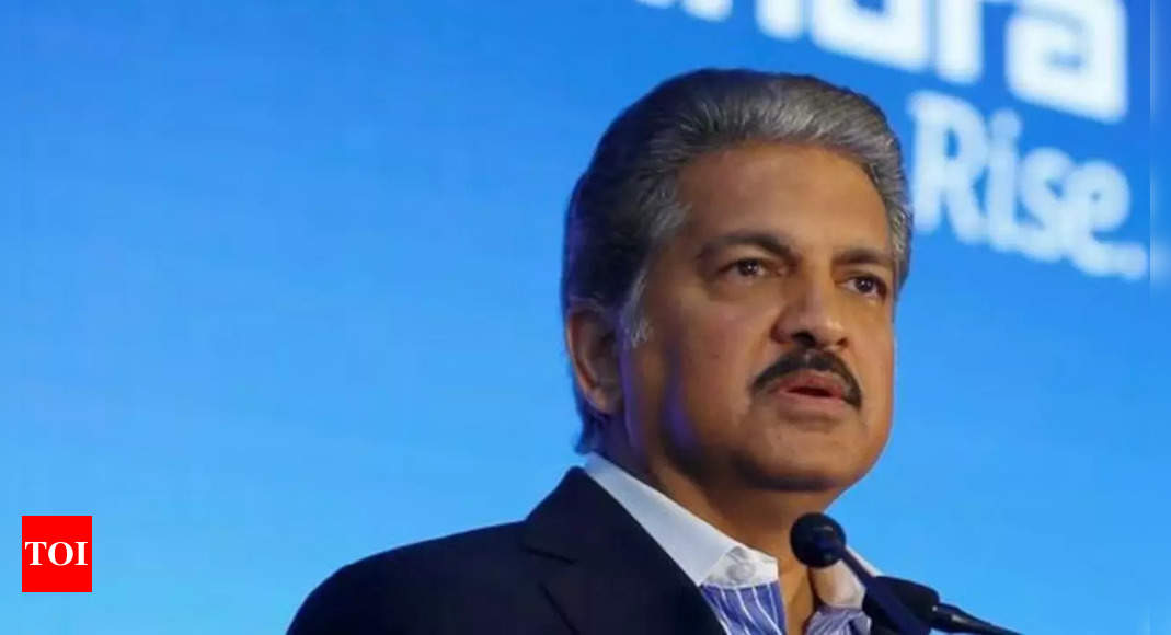 Anand Mahindra’s traffic signal picture highlights safety and faith: 'The Gods are always looking over us…'