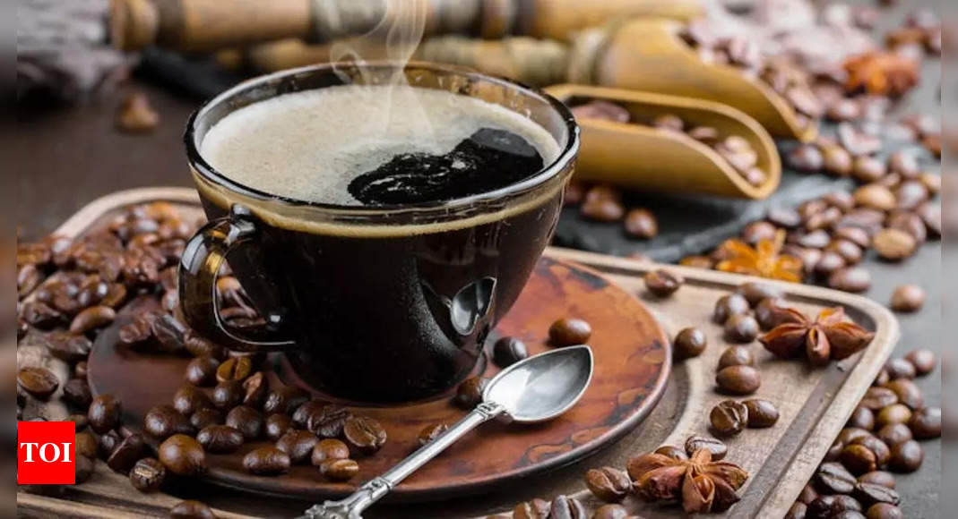 Drinking coffee during these hours may reduce risk of early death: Study