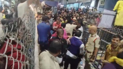 6 devotees killed, over 30 injured in Tirupati stampede ...