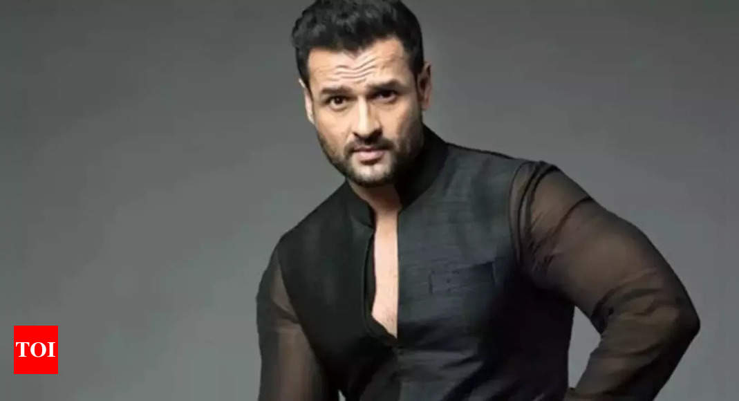 Rohit Roy recalls losing 16 kgs in 25 days for Shootout at Lokhandwala; calls extreme diets ‘dangerous and stupid’: 'Hollywood actors who have followed similar diets have even died'