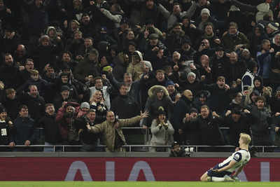 League Cup: Lucas Bergvall strikes as Spurs snatch semi-final lead over Liverpool