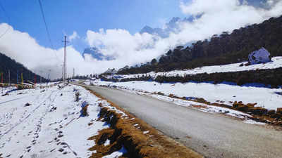 Sikkim: Popular tourist destinations shut down due to heavy snowfall