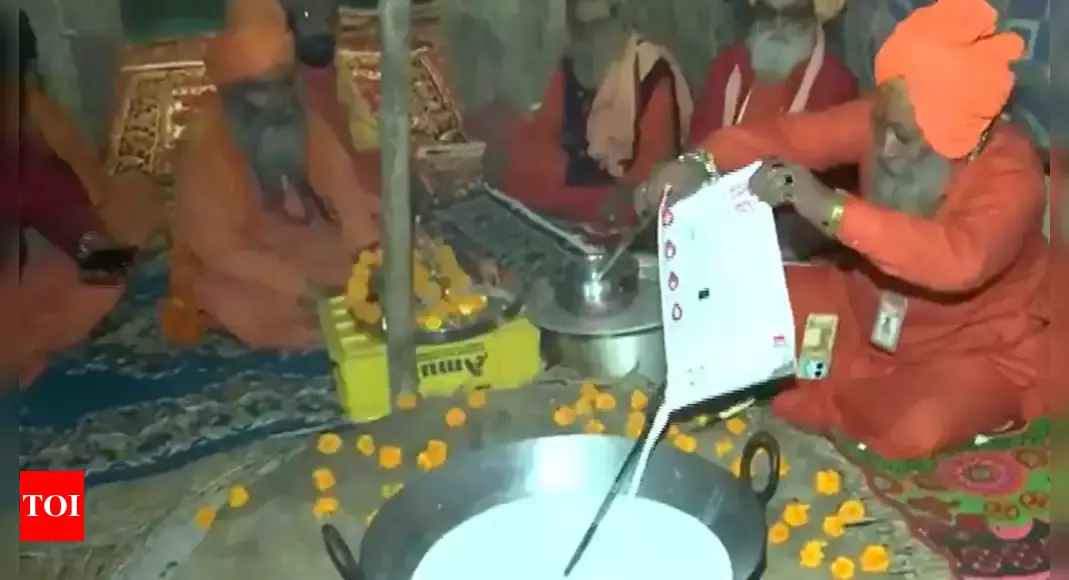 Watch: Rabri Wale Baba continues his spiritual journey by serving 'sweet blessings' to Maha Kumbh pilgrims