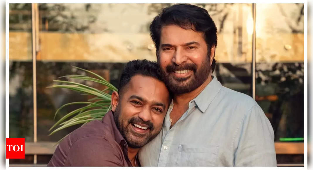 Pic of the day: Asif Ali calls Mammootty ‘Dearest brother’; Netizens celebrate the heartwarming bond