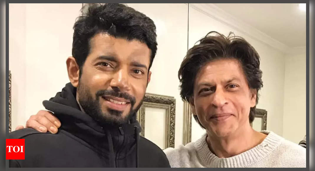 Vineet Kumar Singh recalls visiting Mannat and interacting with Shah Rukh Khan: 'There's something special about him'