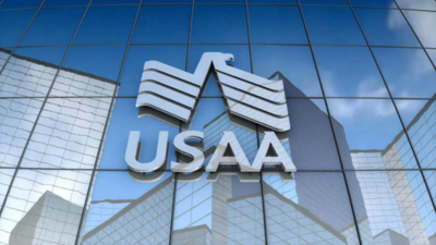 Who is Juan C Andrade, new president and CEO of USAA?