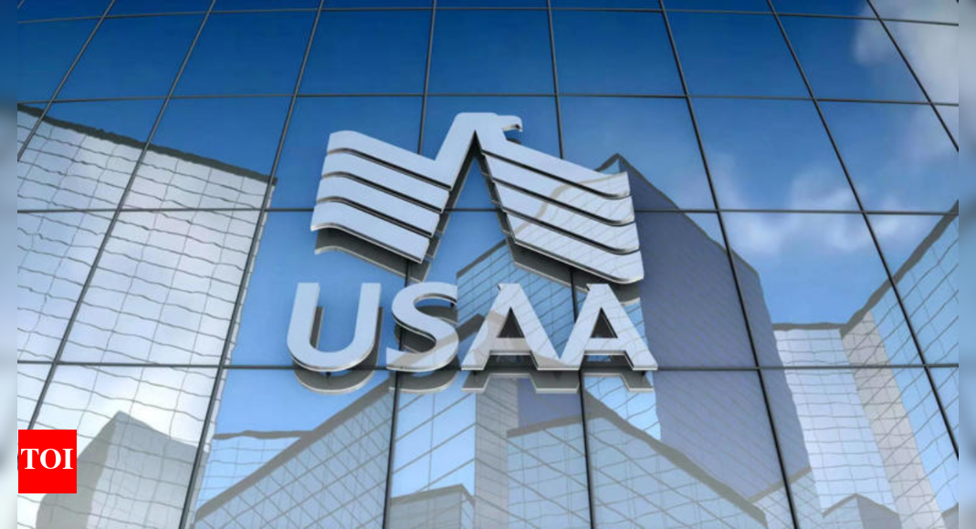 Who is Juan C Andrade, new president and CEO of USAA?