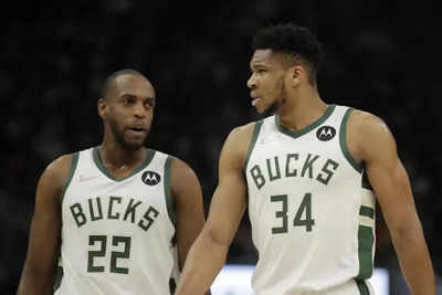 Giannis Antetokounmpo opens up about the Milwaukee Bucks benching Khris Middleton: “It doesn’t matter”