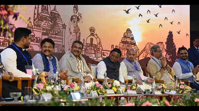 Govt to bring in separate policy for Odias abroad: CM