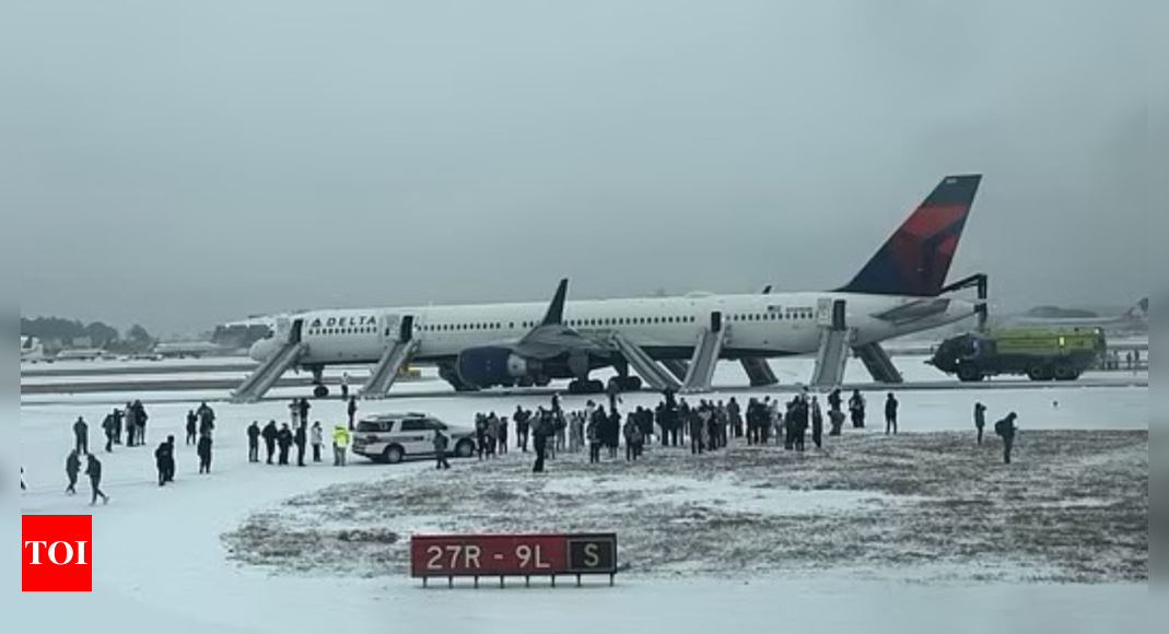 Watch: Delta aborts takeoff; 200 passengers deplaned on emergency slides in snow, 4 injured