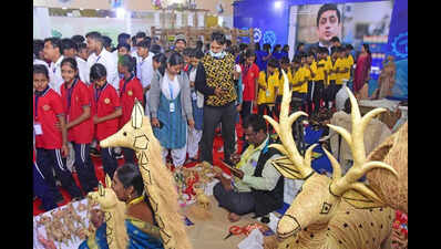 Overwhelming response to Pravasi Divas exhibitions