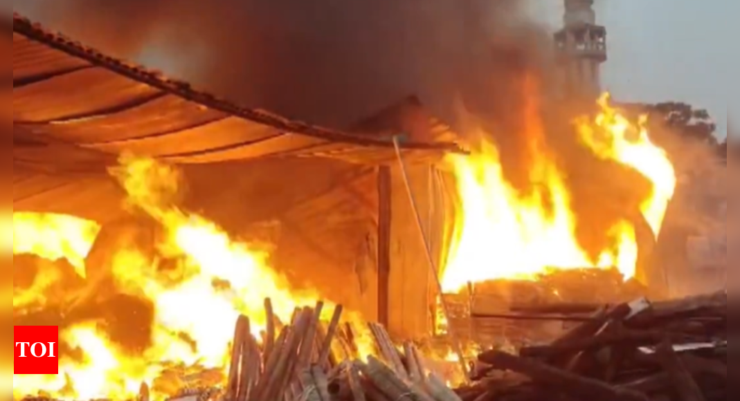 Fire engulfs furniture warehouse in Thane