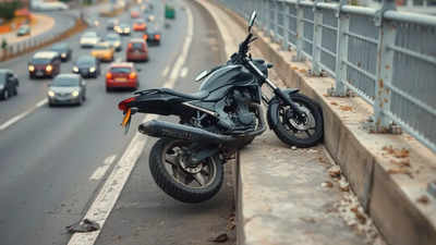 ‘Drunk’ biker falls 20ft off flyover in Ghaziabad, dies in hospital