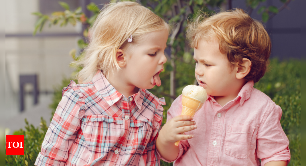 5 reasons why every parent must teach the ‘power of sharing’ to their child