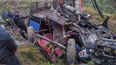 Five killed as bus falls into 100-metre gorge in Uttarakhand's Pauri Garhwal