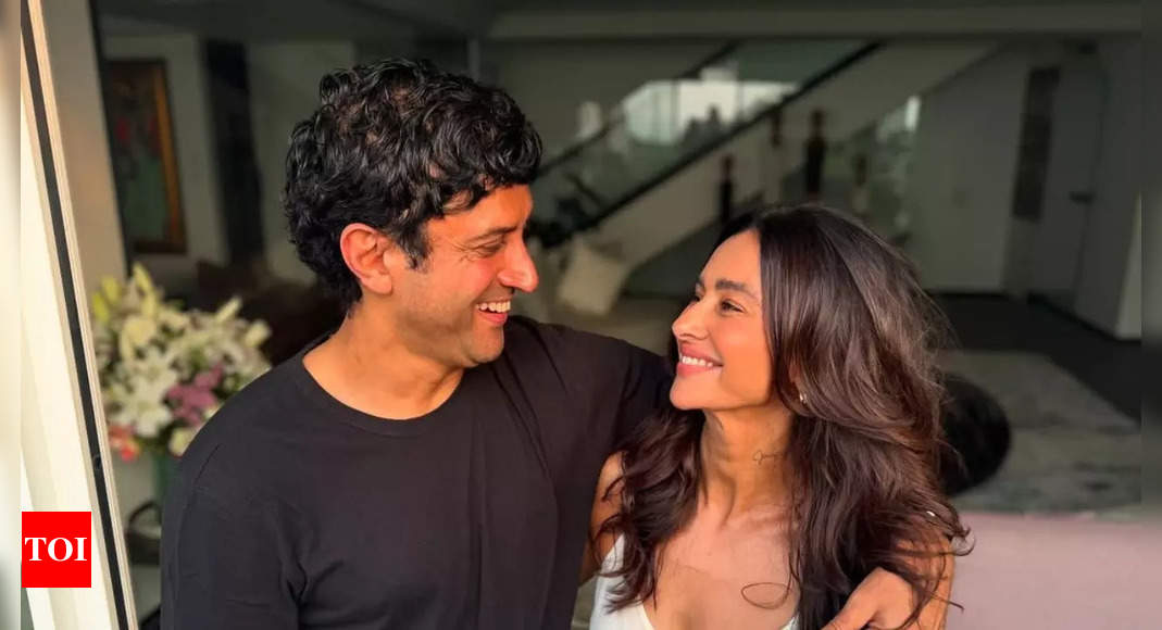 Shibani Akhtar bids an adorable farewell to Farhan Akhtar’s birthday week: '...How happy this life with you is!'