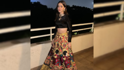 Ananya Panday’s 'Suzani' lehenga shields her glamorously from ‘Dilli ki sardi’