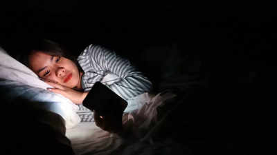 Watching reels at night? Late-night social media use may cause hypertension, new study suggests