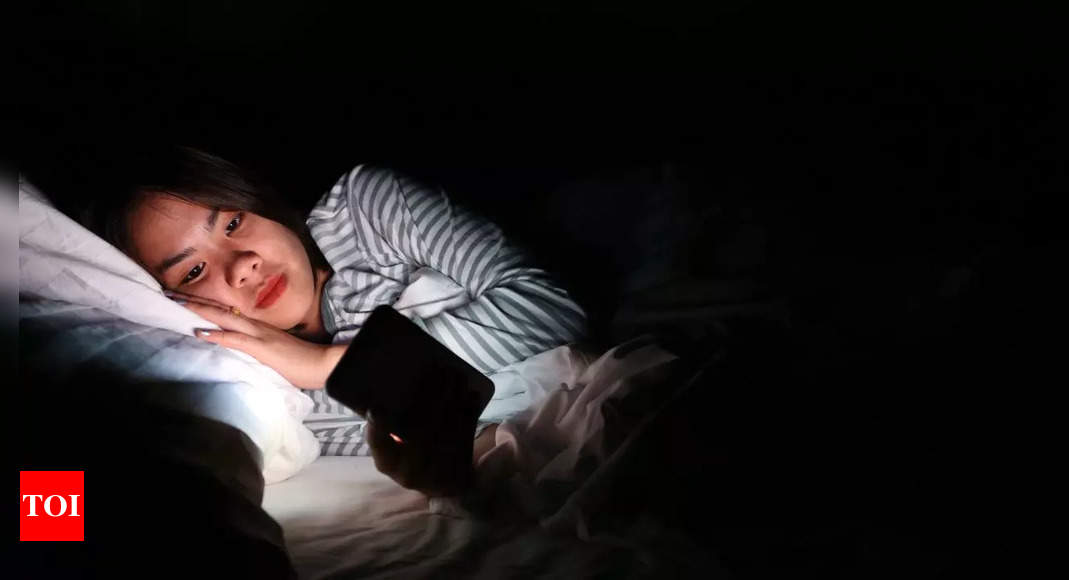 Watching reels at night? Late-night social media use may cause hypertension, new study suggests